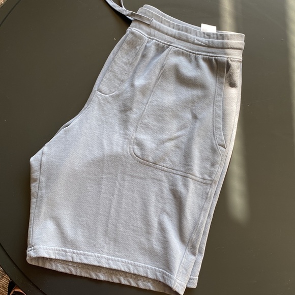 - NWT Vince. French Terry Garment Dye Short XL in Washed Highwater Blue - Picture 11 of 11